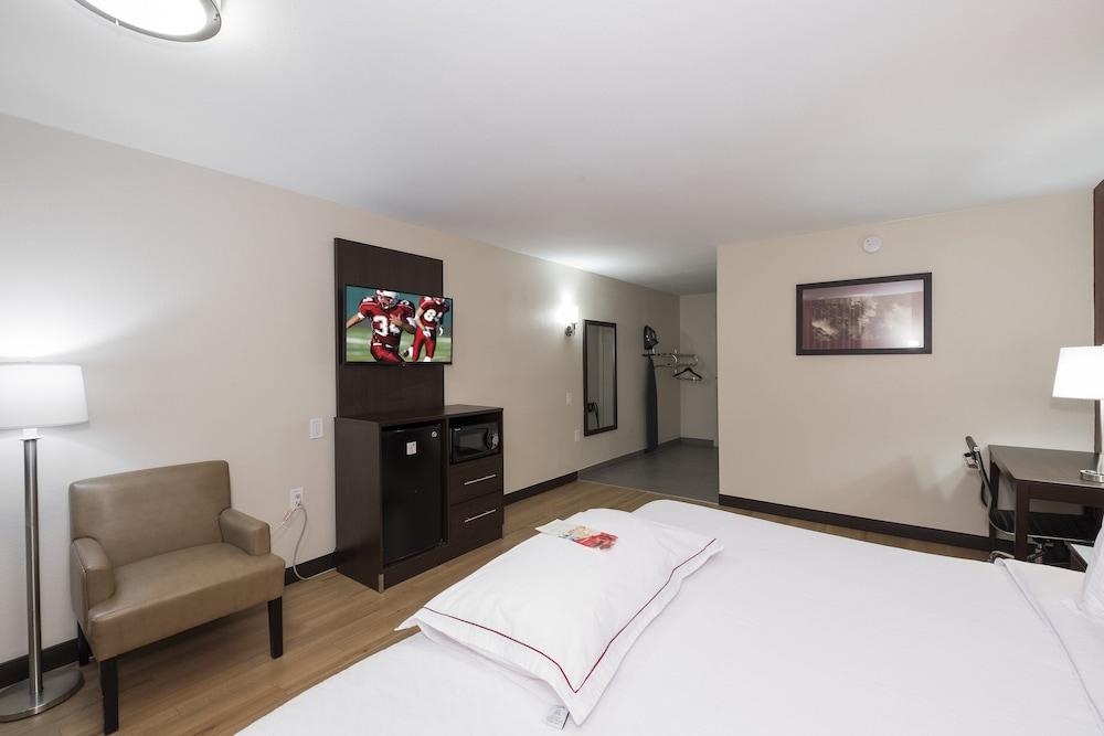 Red Roof PLUS+ Poughkeepsie