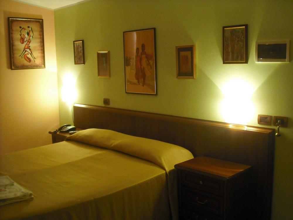 Cascina Garden Hotel