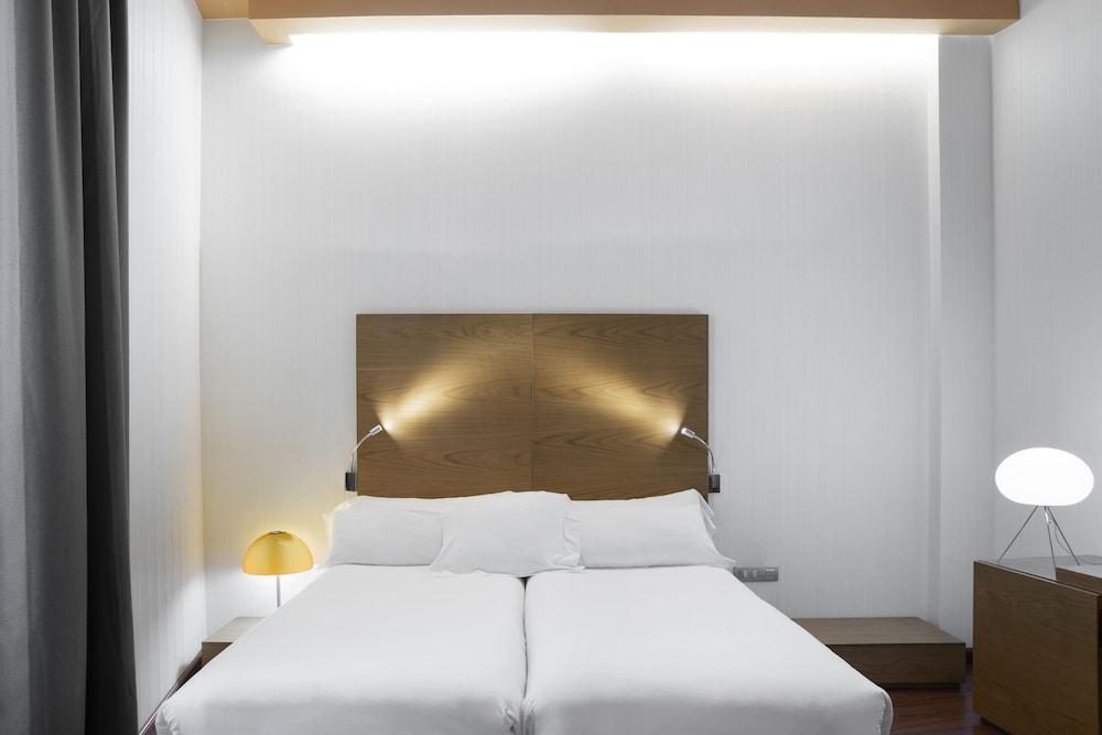 Petit Palace Plaza Malaga Hotel