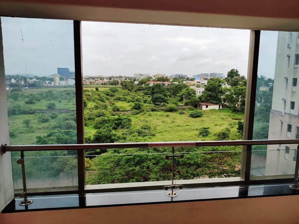 Royal Orchid Golden Suites Pune