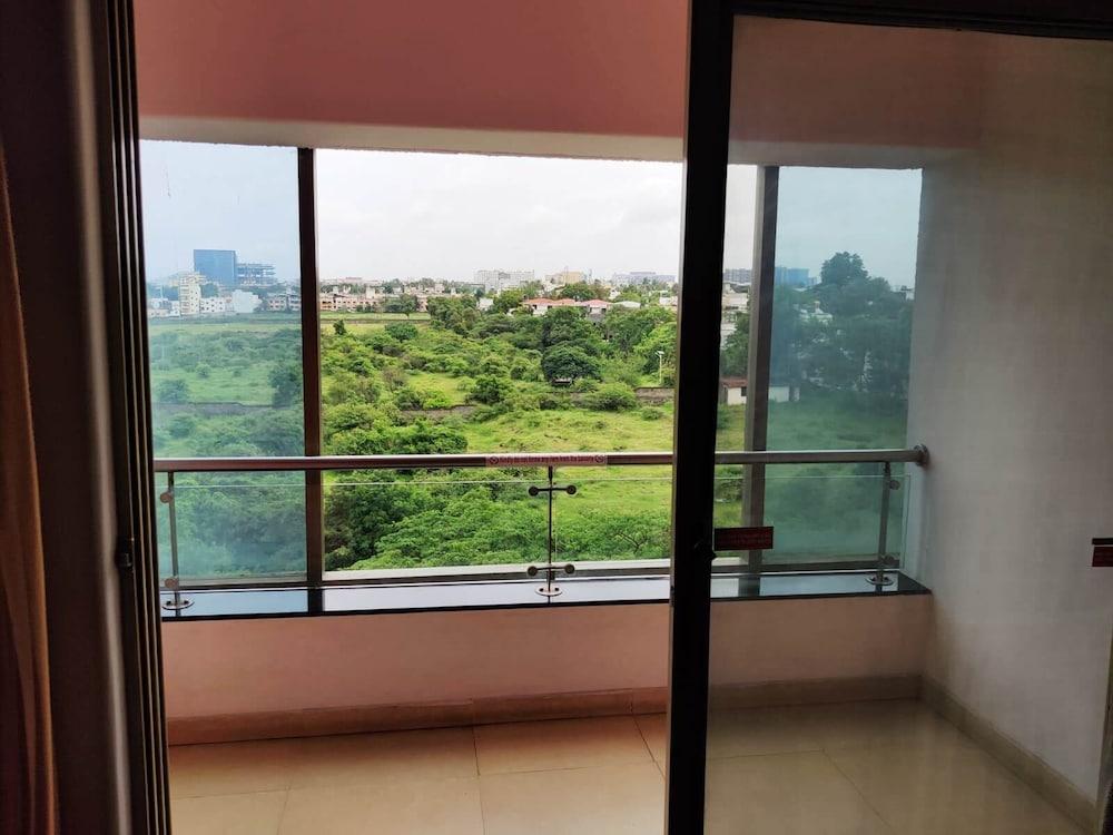 Royal Orchid Golden Suites Pune