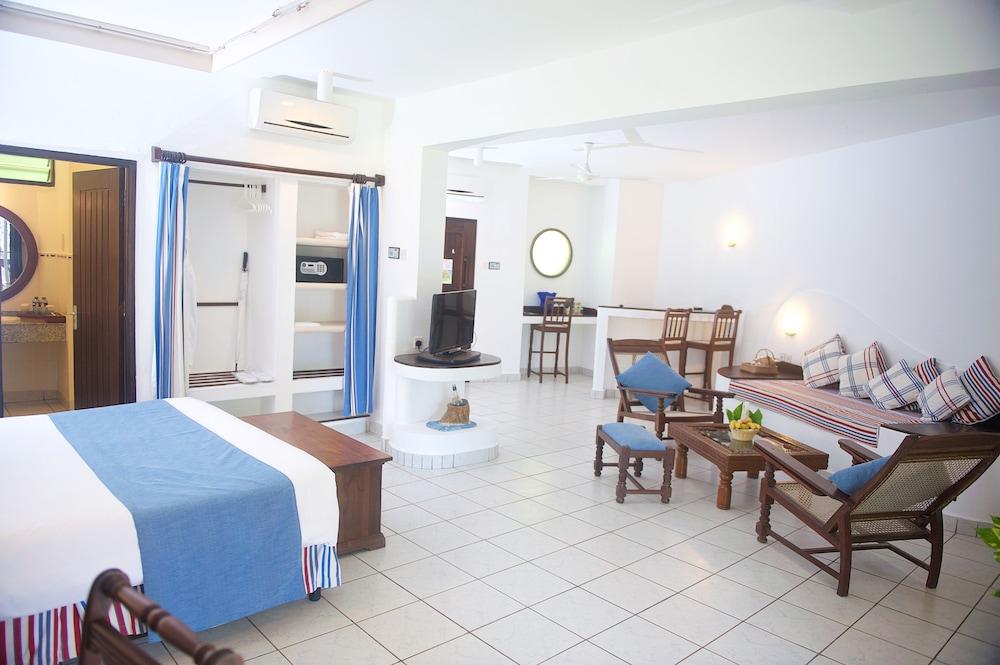 Voyager Beach Resort