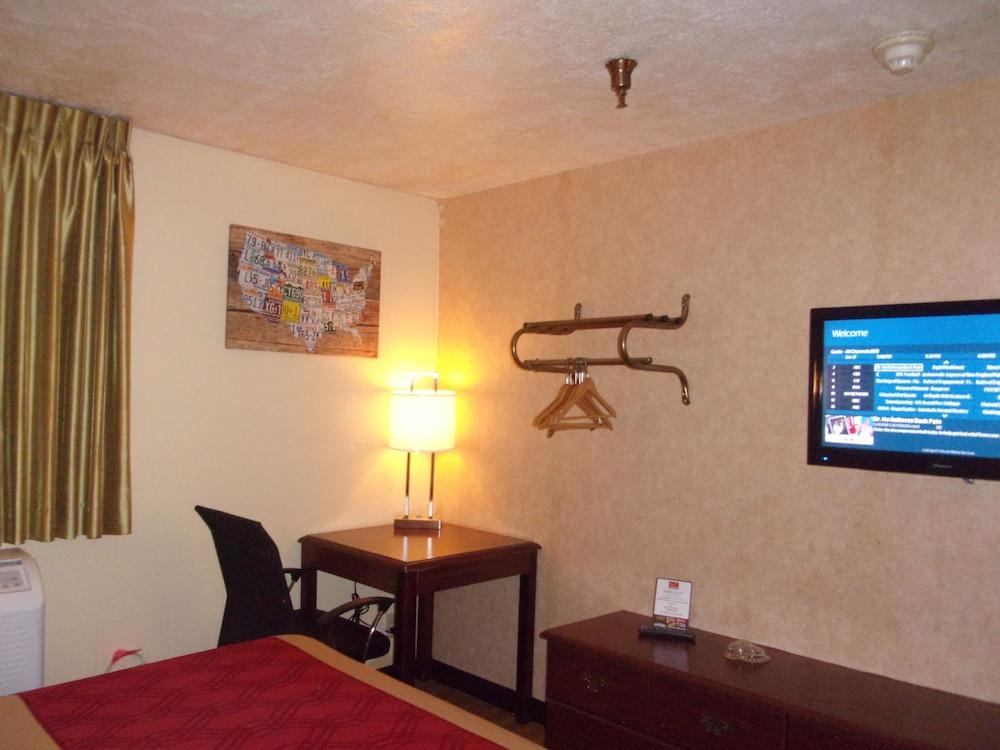 Econo Lodge Kent - Akron West