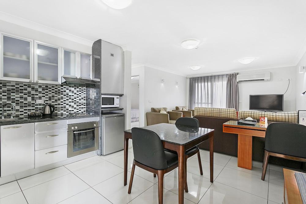 Comfort Inn & Suites Burwood