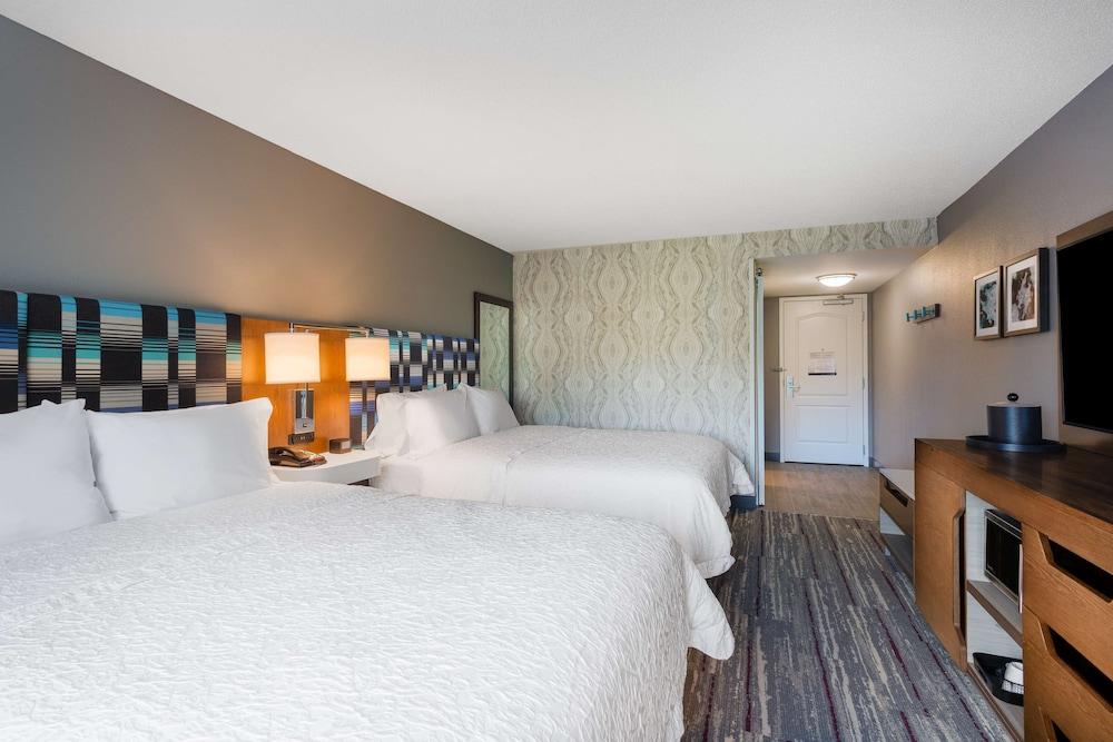 Hampton Inn & Suites Herndon-Reston