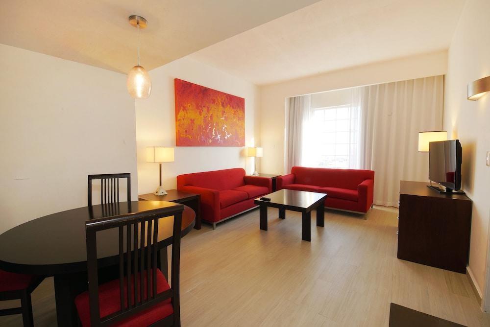 Fiesta Inn Express Ciudad Obregón