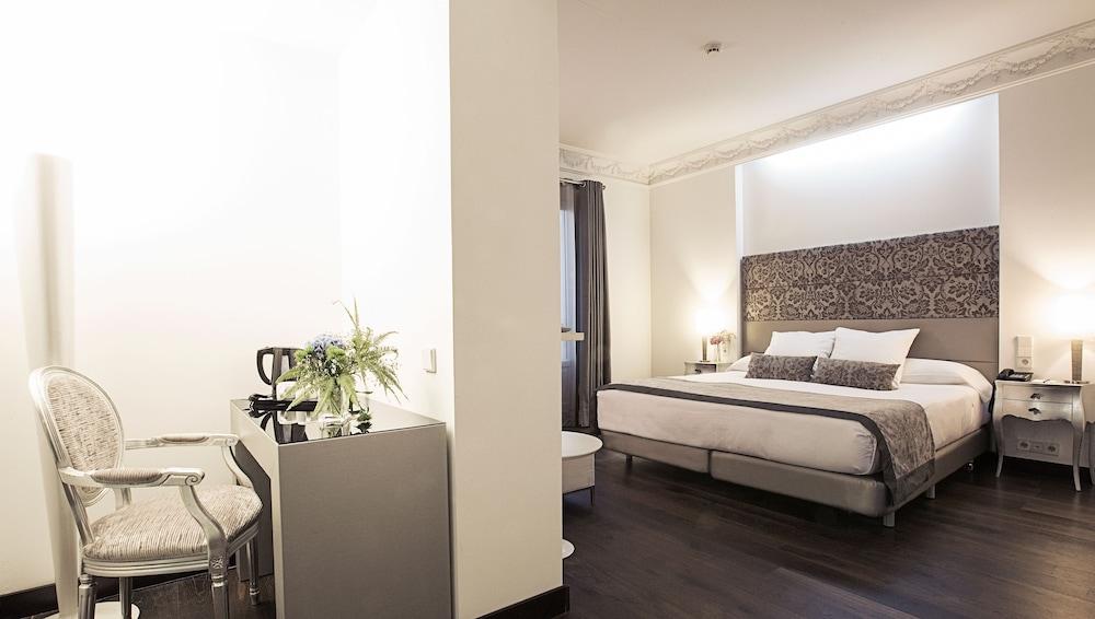 Hospes Puerta de Alcalá, a Member of Design Hotels