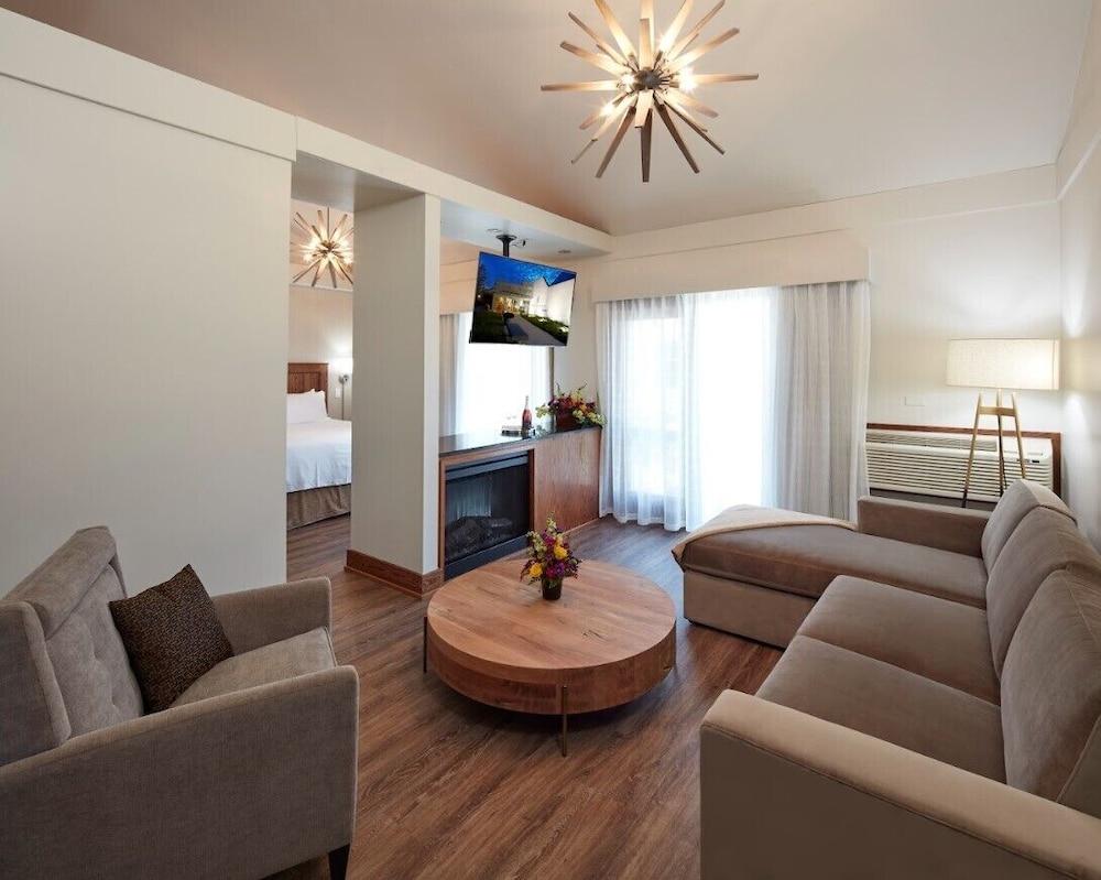 Huff Estates Inn & Winery