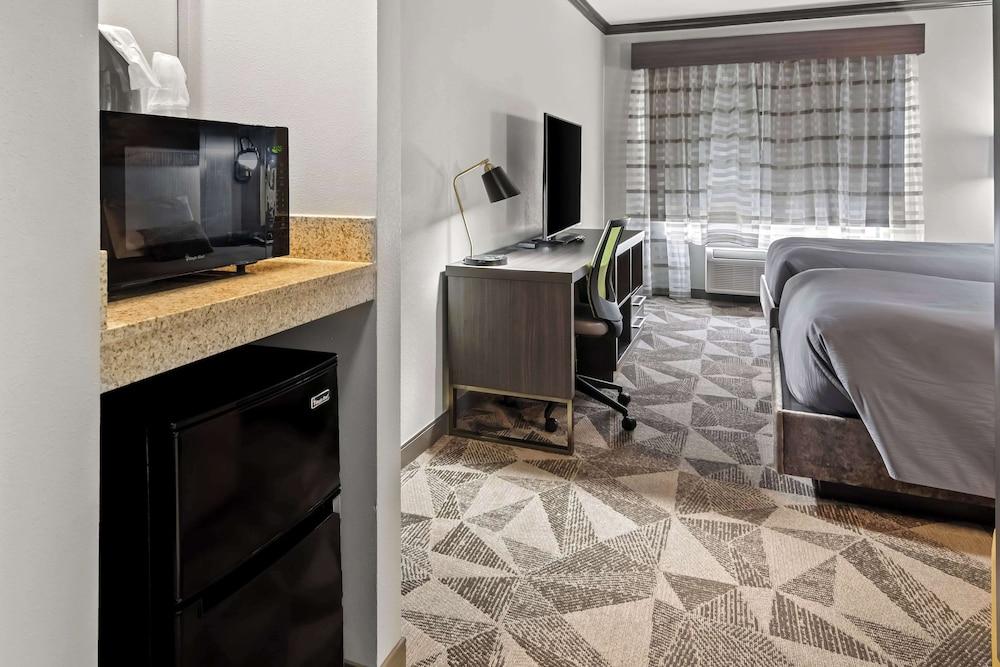 Big Country Hotel & Suites, SureStay Collection by BW