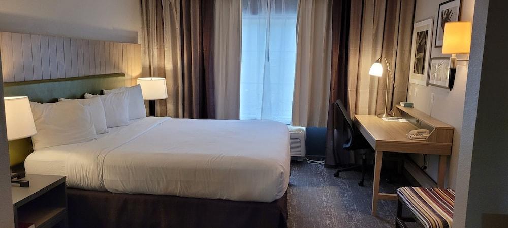 Country Inn & Suites by Radisson, Canton, GA