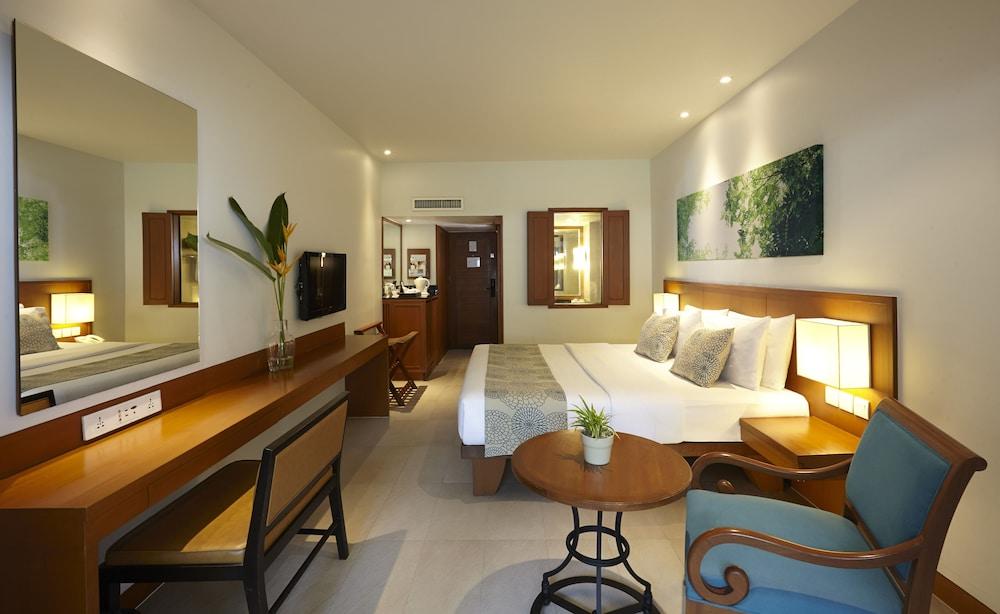 Woodlands Hotel & Resort