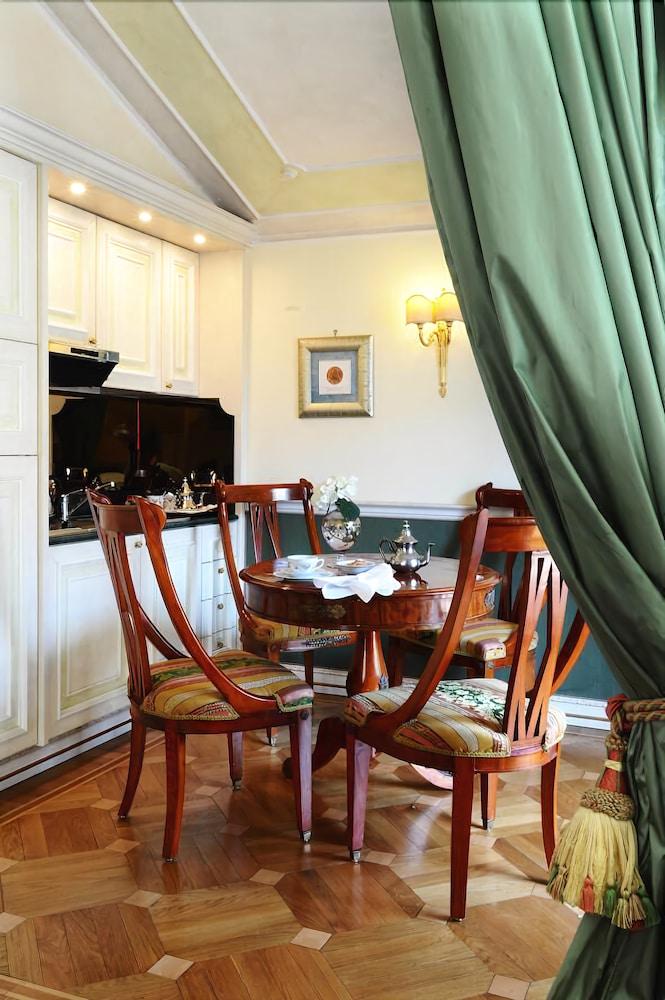 Petit Palais Hotel De Charme