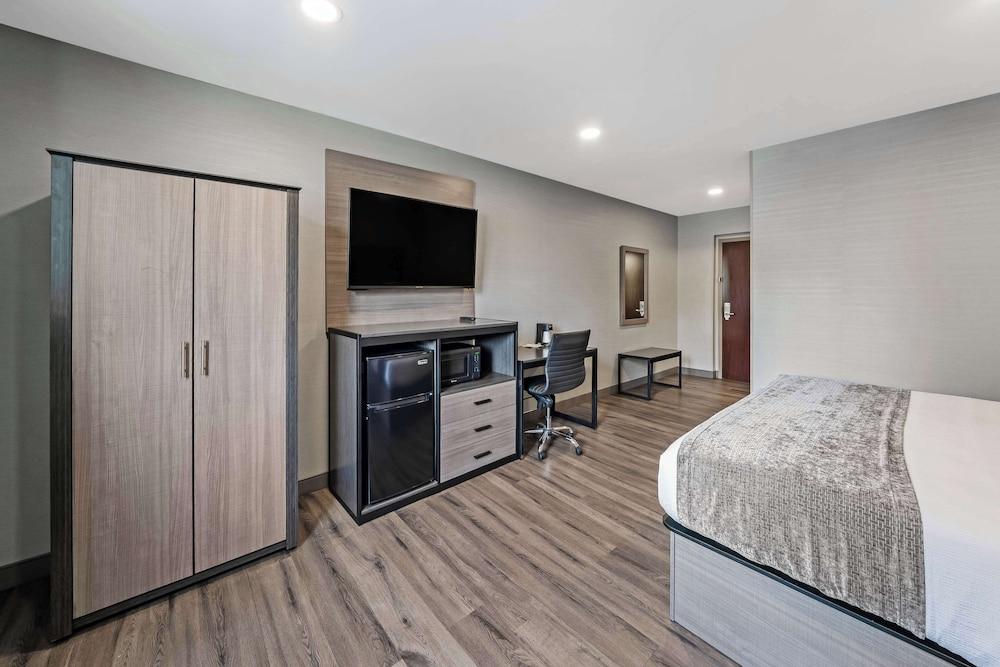 Americas Best Value Inn Foxboro