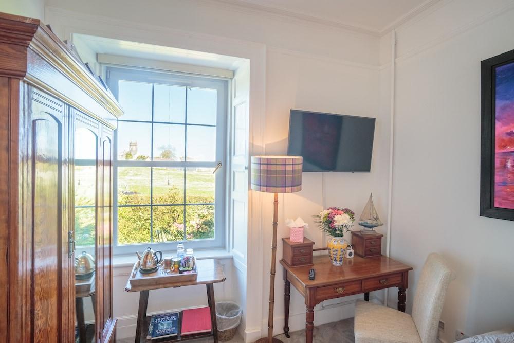 Torrs Warren Country House Hotel