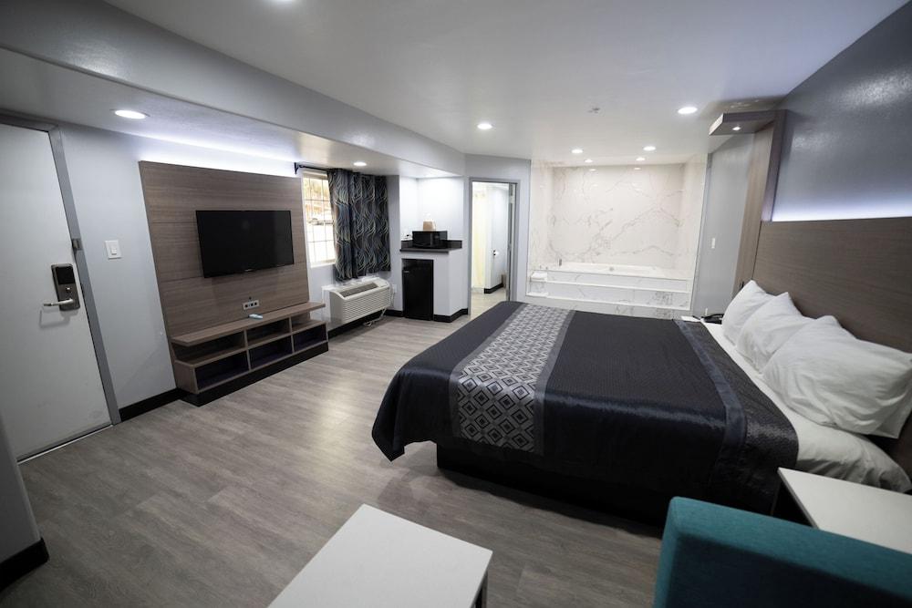 Express Inn & Suites