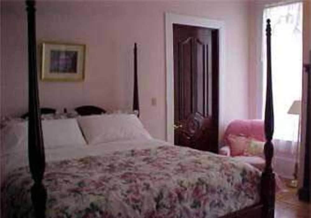 The Confederate House