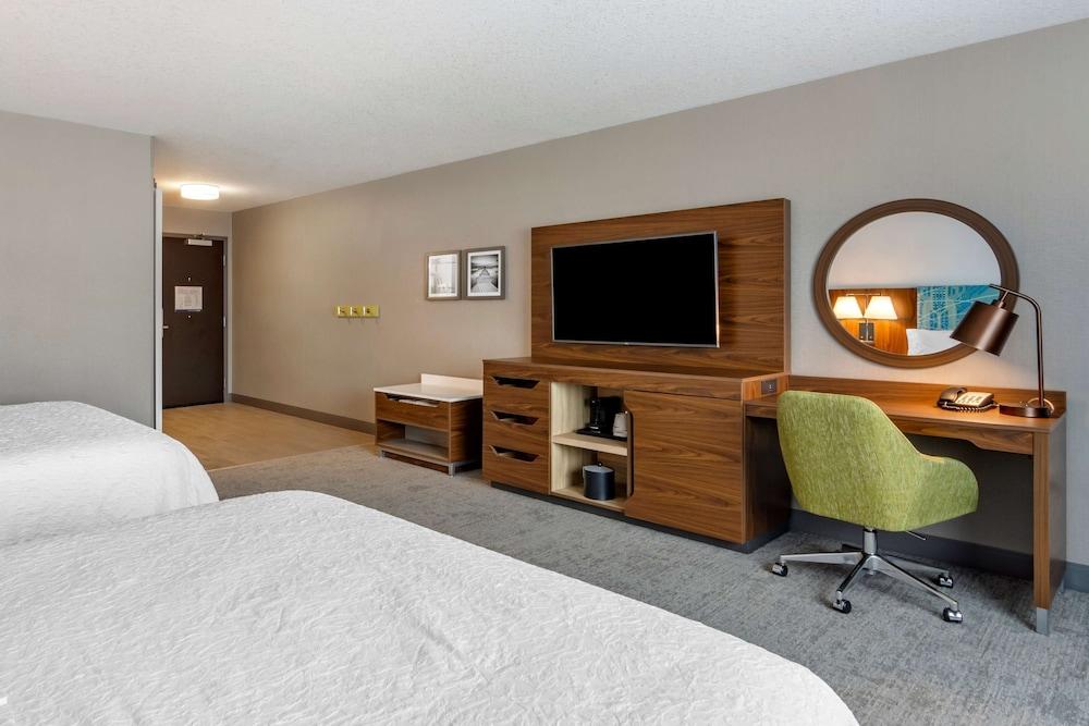 Hampton Inn & Suites by Hilton Edmonton/West