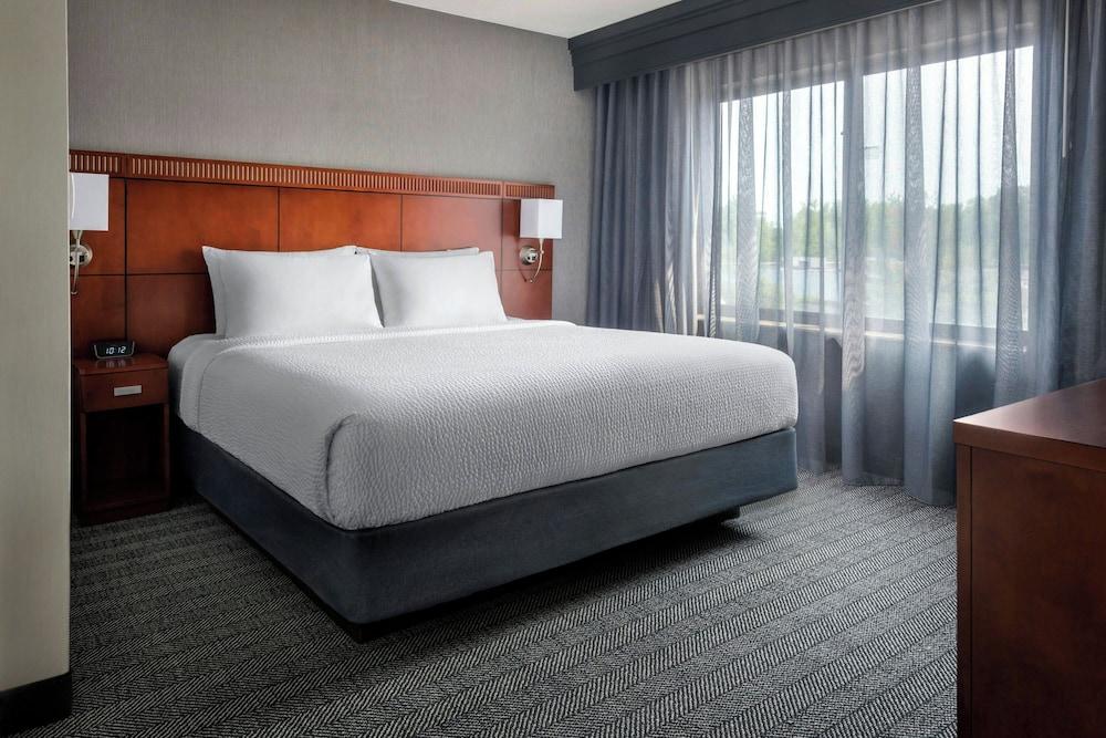 Courtyard by Marriott Paramus