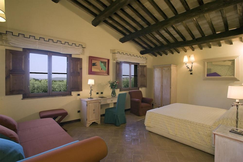 Sovana Hotel & Resort