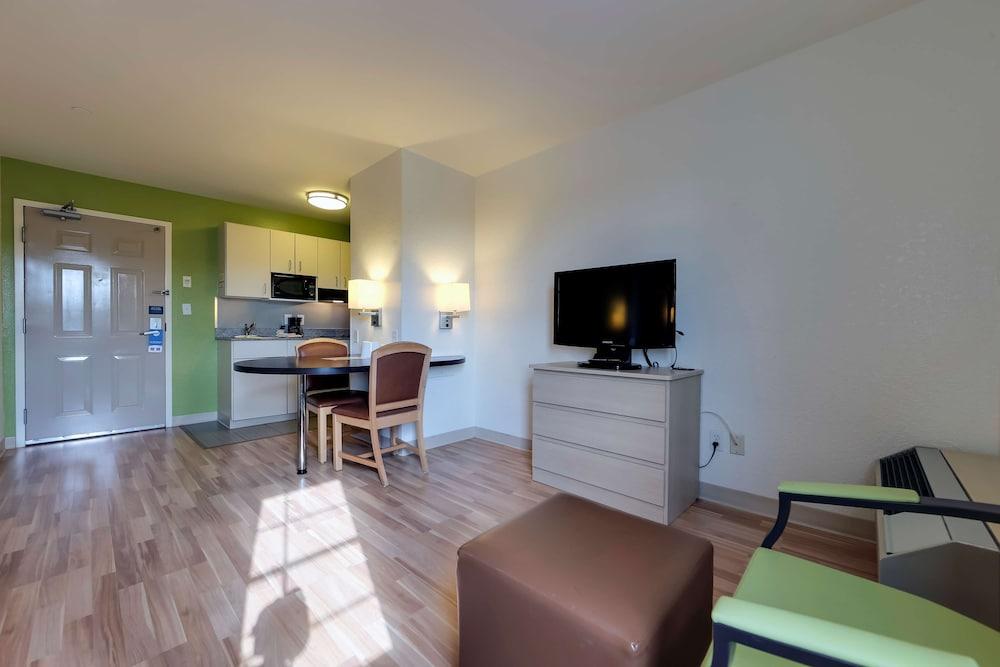 Studio 6 Mississauga, ON - Toronto