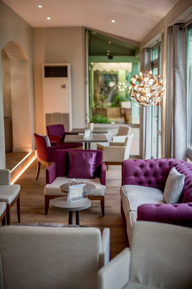 Logis Hôtels- Hôtel et Restaurant Domaine de Fompeyre