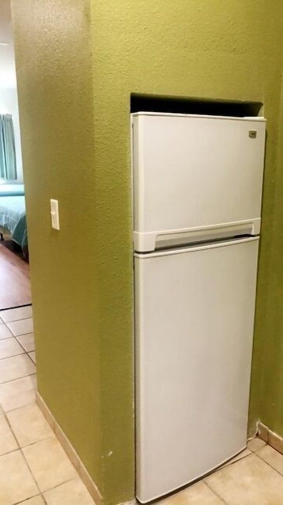 Studio 6 Bay City, TX