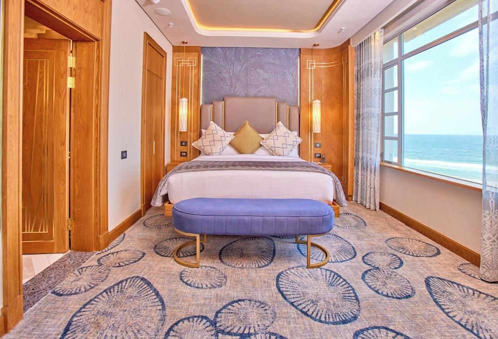 Suncoast Hotel & Towers