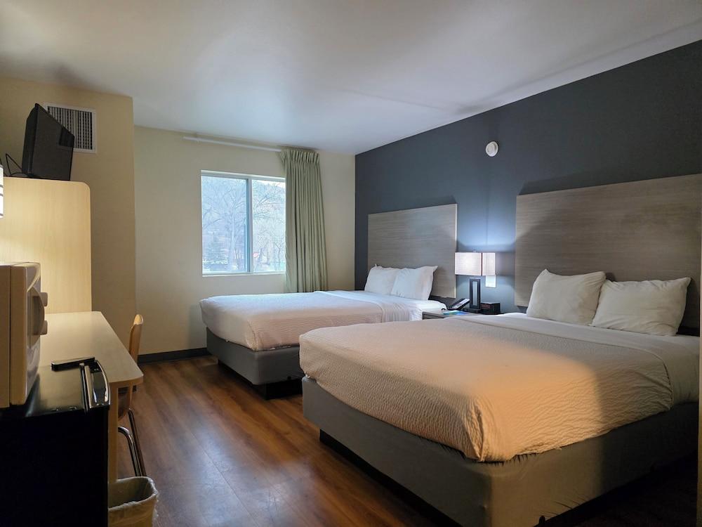 Econo Lodge Hot Springs South