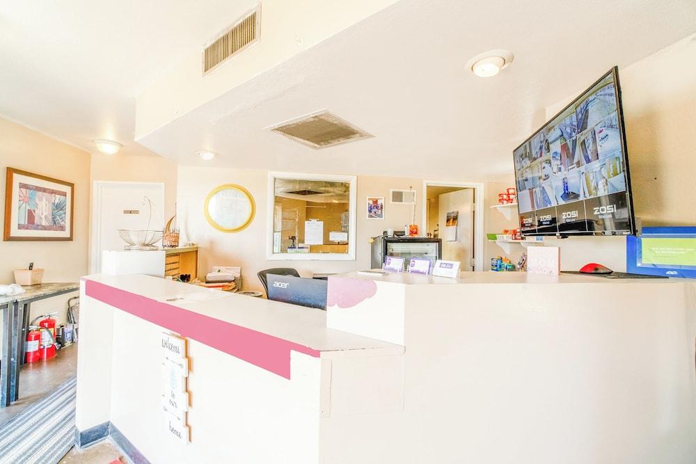 Castle Inn & Suites By OYO Chickasha