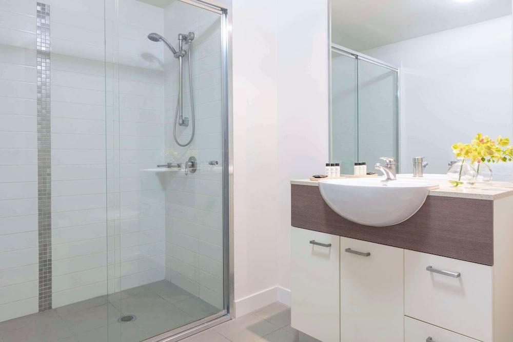 Oaks Brisbane on Charlotte Suites