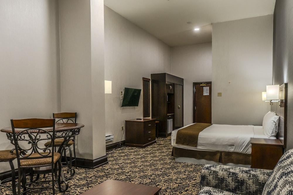 Woodbine Hotel and Suites