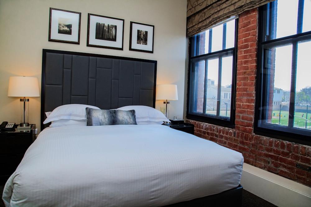 Fairmont Heritage Place, Ghirardelli Square