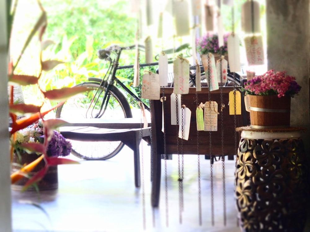 Tropicana Lanta Resort