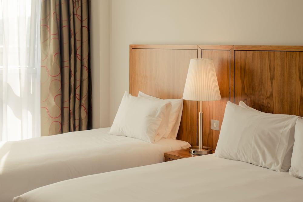 Tallaght Cross Hotel