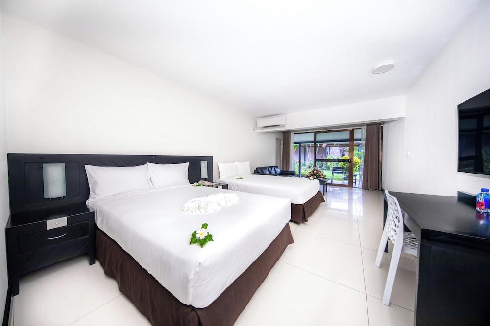 Tanoa Waterfront Hotel