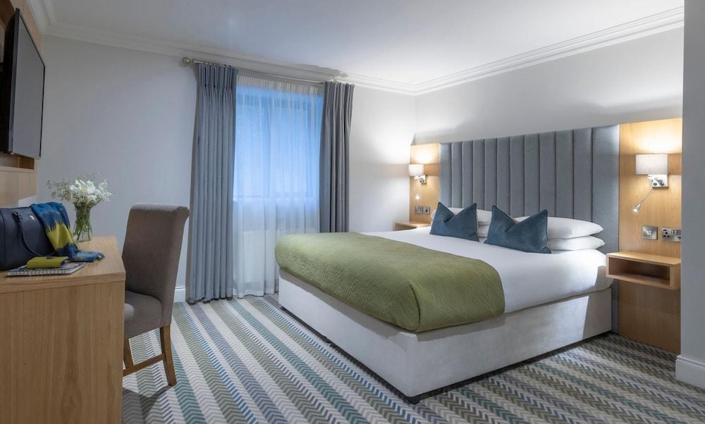 Killarney Heights Hotel