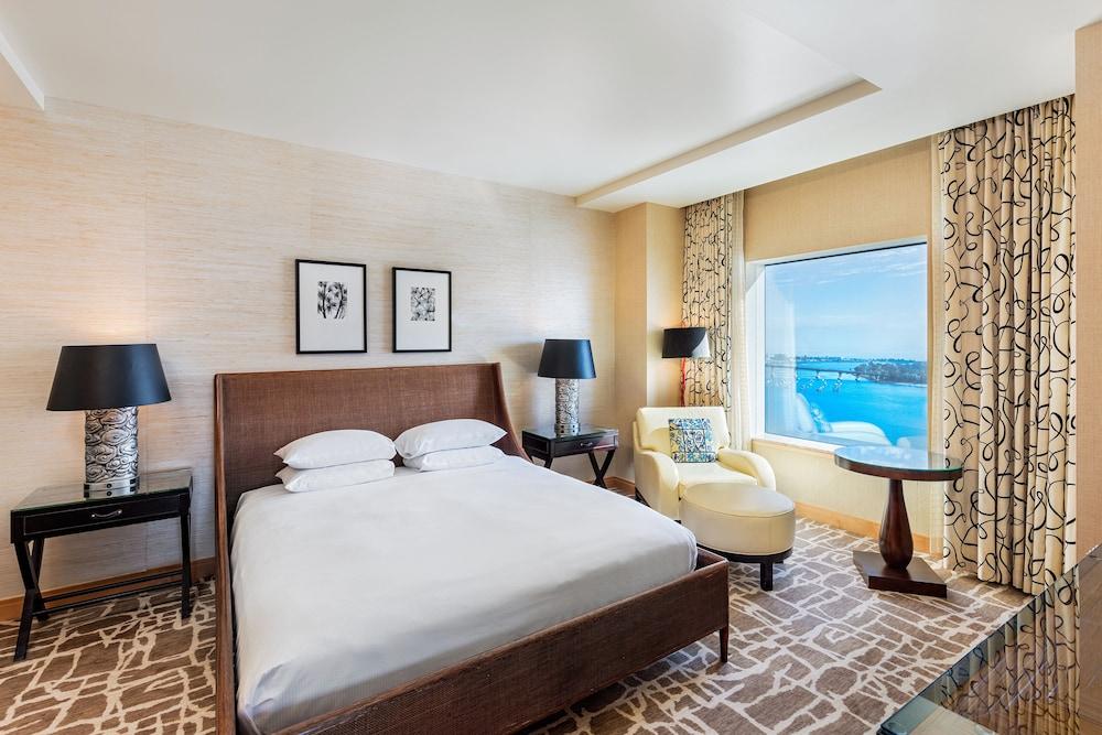 Hilton San Diego Bayfront