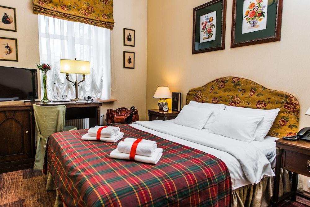 Lancaster Court Hotel