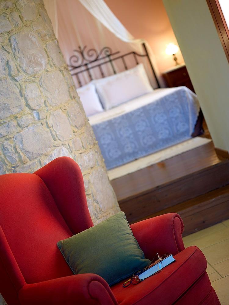 Katalagari Country Suites