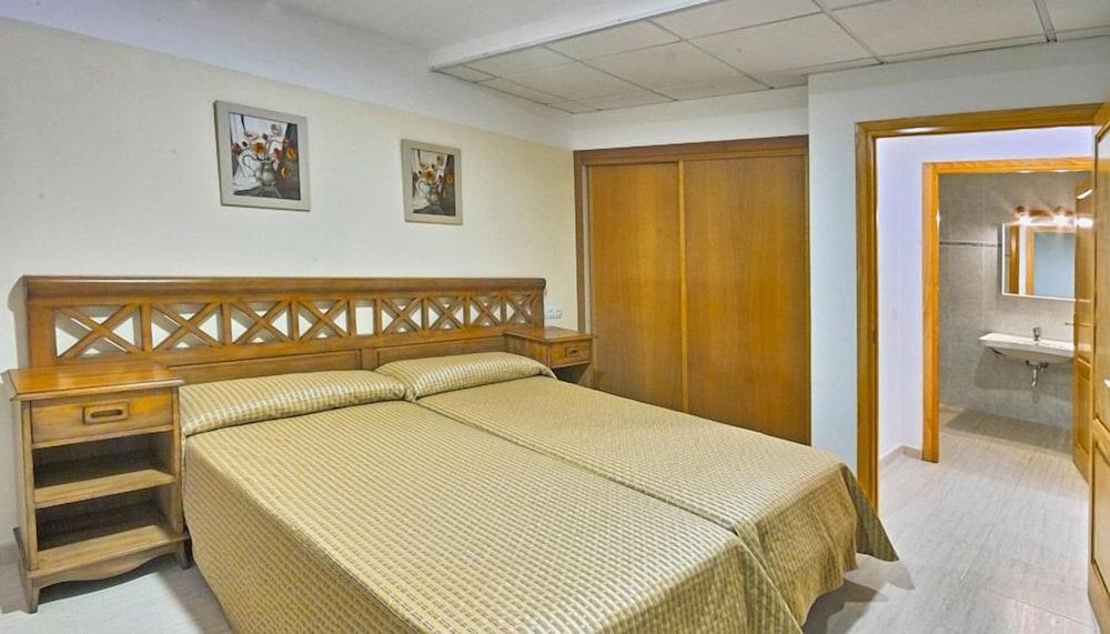 Apartamentos Bahia de San Antonio