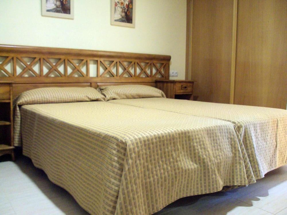 Apartamentos Bahia de San Antonio