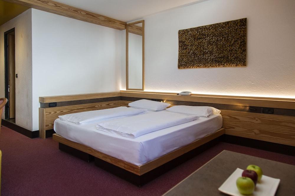 Blu Hotel Senales Zirm - Cristal