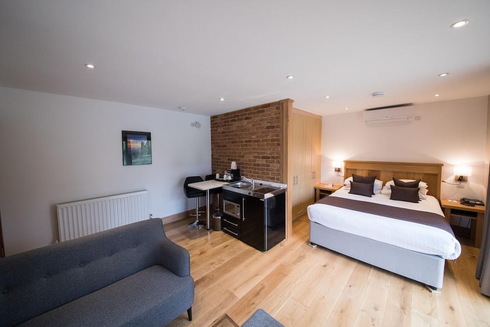 Tewinbury Farm Hotel