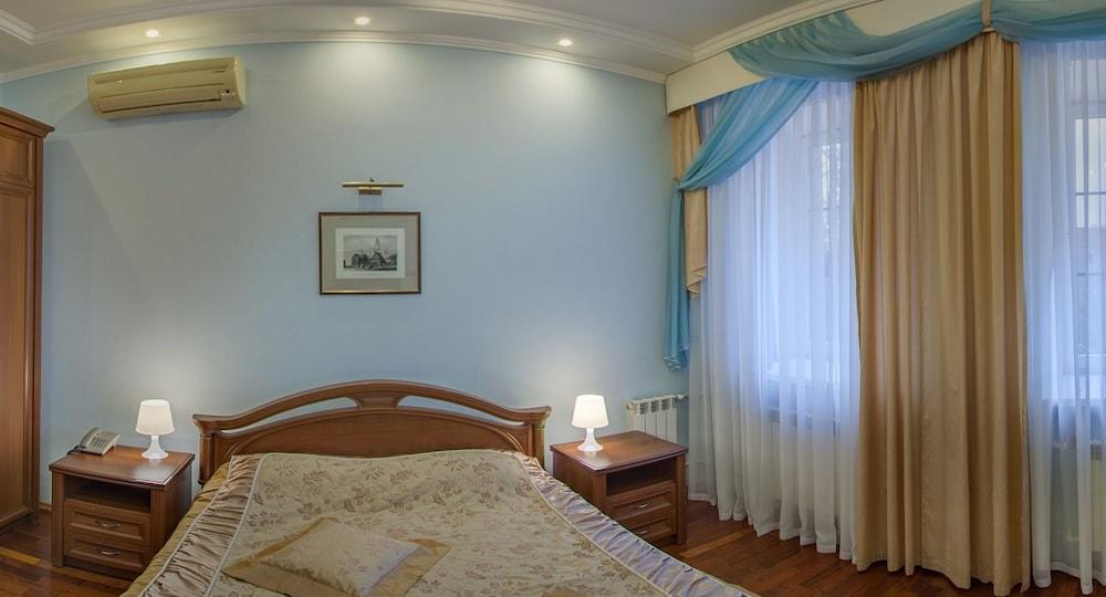 Berison Hudyakova Hotel