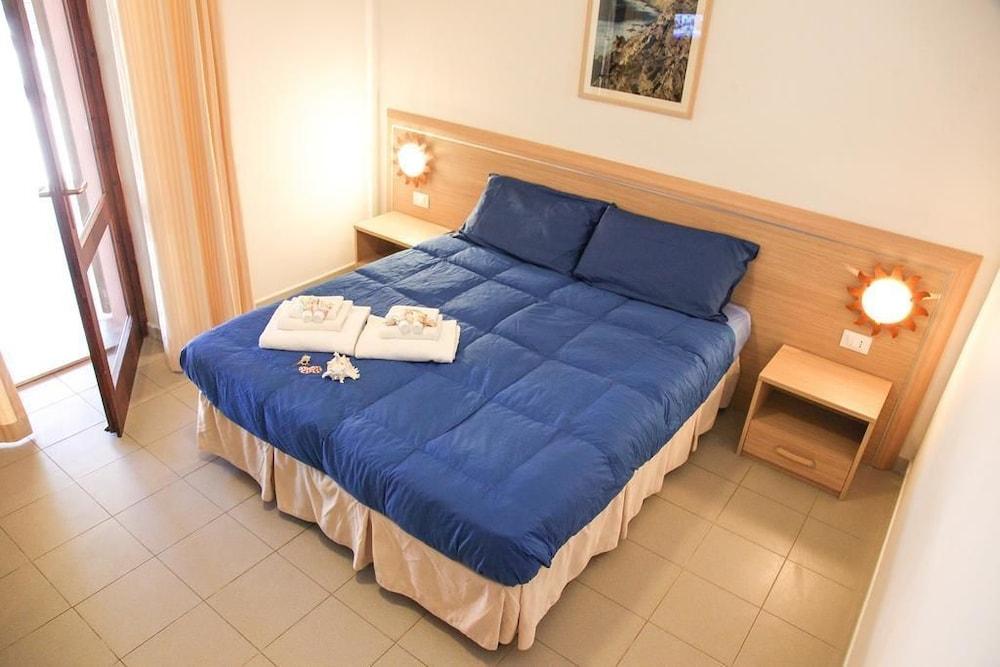 Hotel Club Mezzaluna