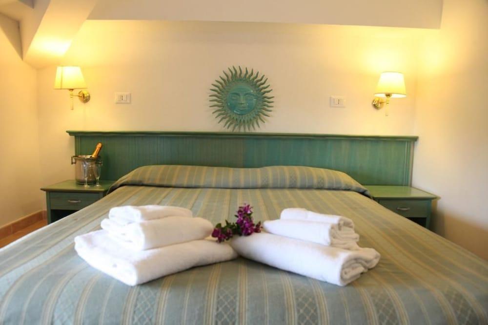 Hotel Club Mezzaluna