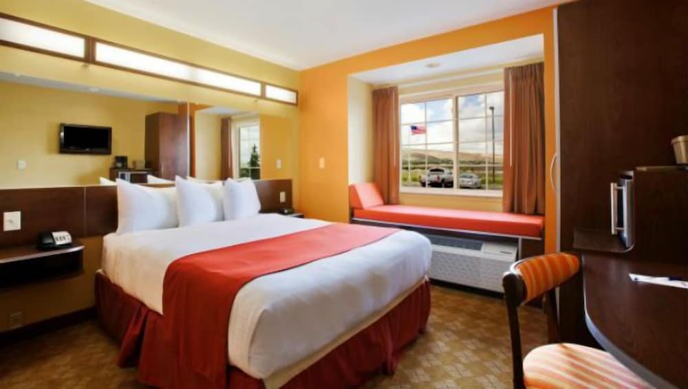 Microtel Inn and Suites by Wyndham Rawlins