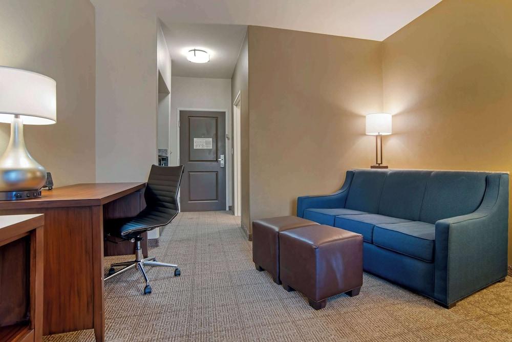 Comfort Suites Alexandria North