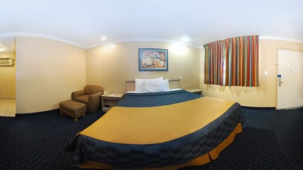 Studio 6 Suites – San Bernardino, CA