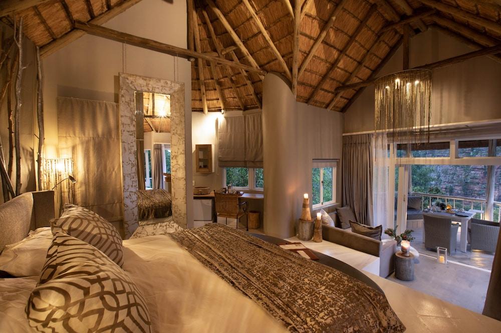 Clifftop Exclusive Safari Hideaway